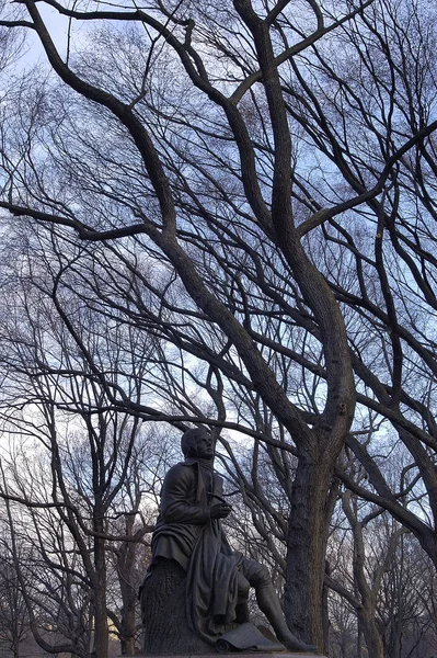 Статуя Центральном Парке — стоковое фото