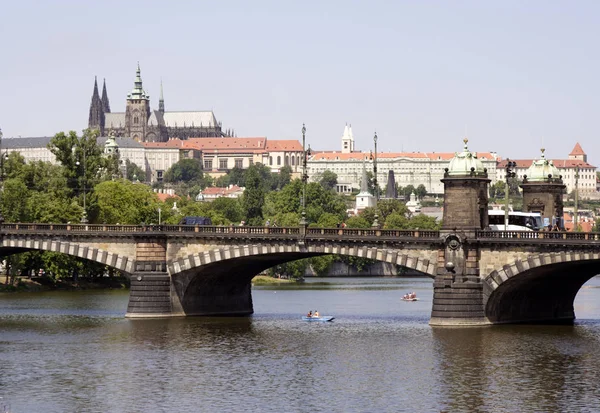 Prag Vltava Nehri Üzerinden Görünüm — Stok fotoğraf