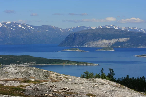 挪威是一个斯堪的纳维亚国家 由高山 冰川和沿海深峡湾组成 — 图库照片