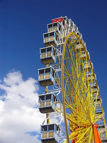 Riesenrad Karussell Freizeitpark — Stockfoto