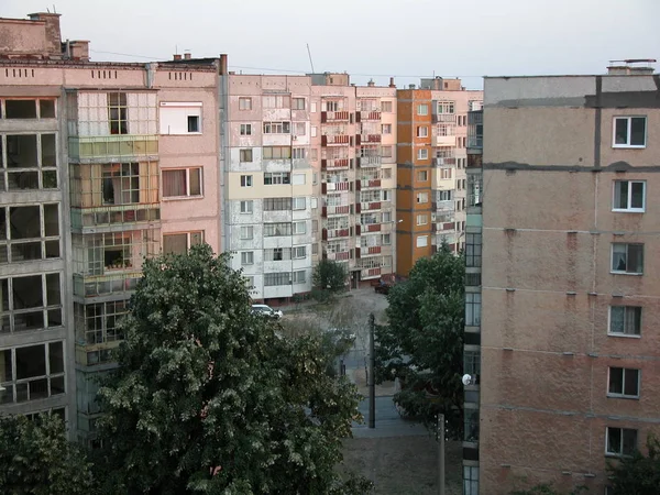 Vista Sobre Bloco Apartamentos Fundo Cidade — Fotografia de Stock