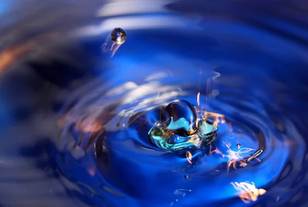 Капли Воды Фоне Голубого Неба — стоковое фото