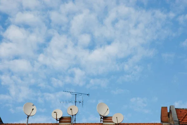 Satellite Dish Roof Modern Building — Stock Photo, Image