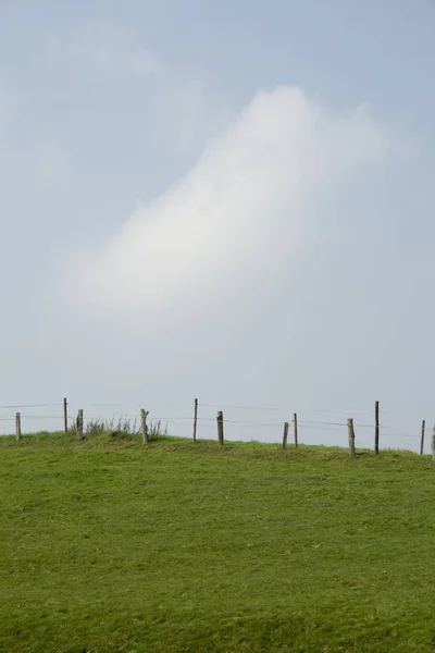 Paesaggio Con Recinzione Montagna — Foto Stock