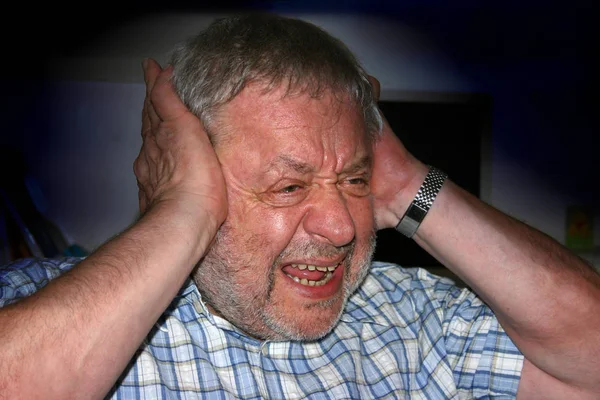 Başı Ağrıyan Üzgün Adam — Stok fotoğraf