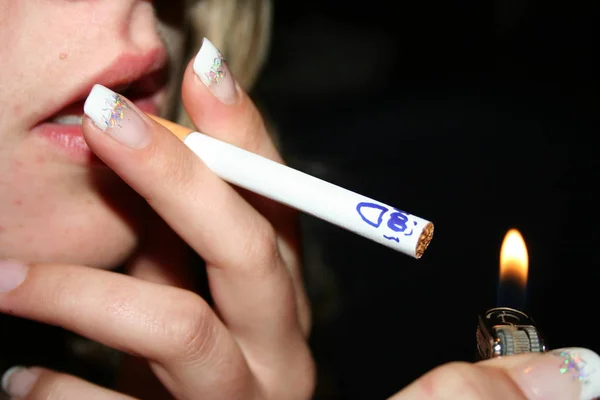 Cigaretta Egy Anyag Jellemzően Dohány — Stock Fotó