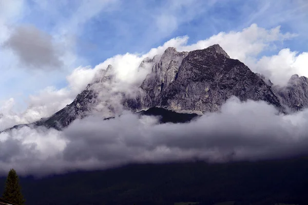 Γραφική Θέα Της Όμορφης Φύσης Ορεινό Τοπίο — Φωτογραφία Αρχείου