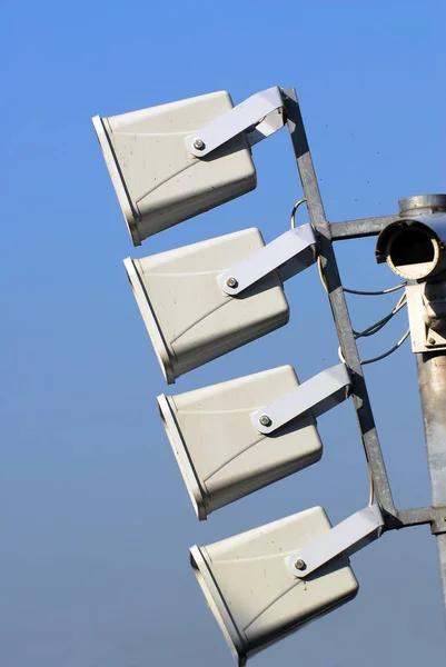 Het Beeld Van Lucht Het Plafond Van Een Stedelijk Huis — Stockfoto