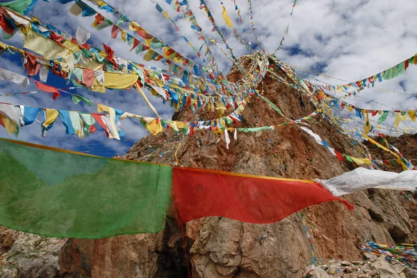 Boeddhistische Gebedsvlaggen Bergen Van Nepal — Stockfoto