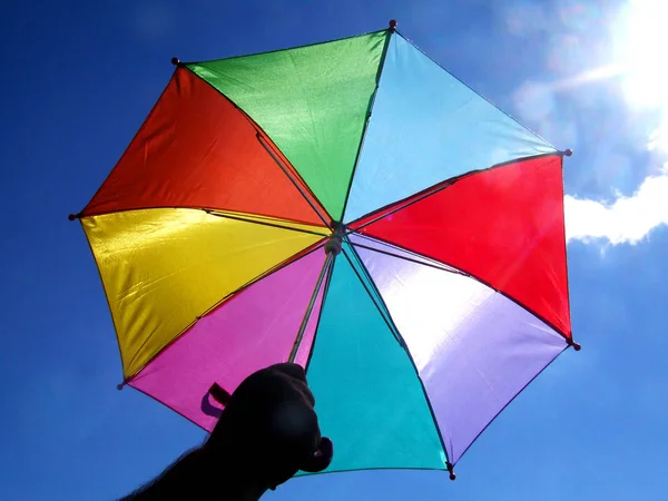 Regenschirm Auf Dem Himmel Hintergrund — Stockfoto