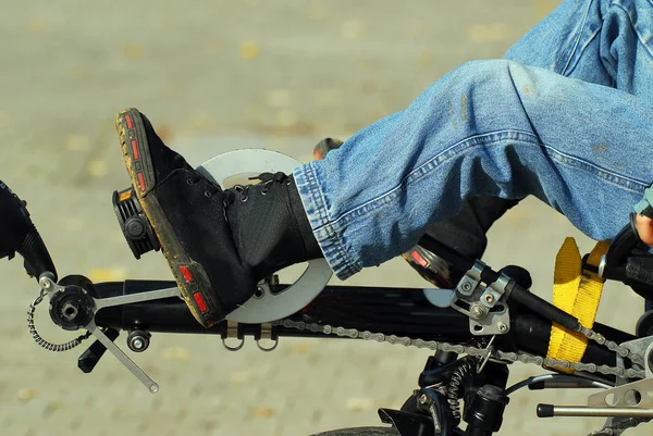 Homem Capacete Com Skate — Fotografia de Stock