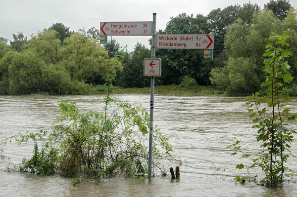 Bike Path Water — Stock Photo, Image