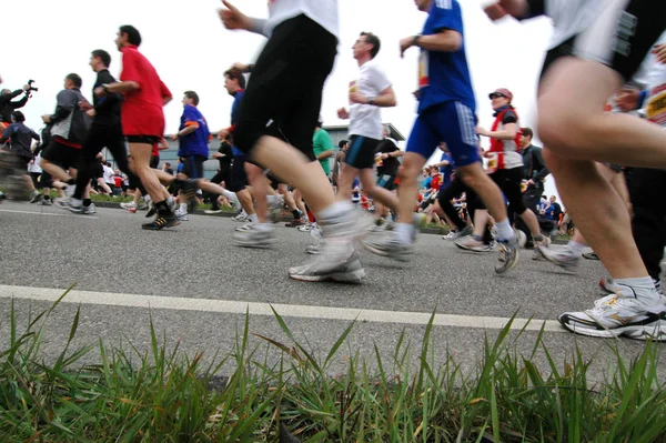 Corredores Maratona Correndo Estrada — Fotografia de Stock