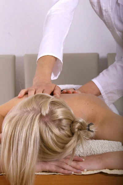 Massage För Halsen — Stockfoto