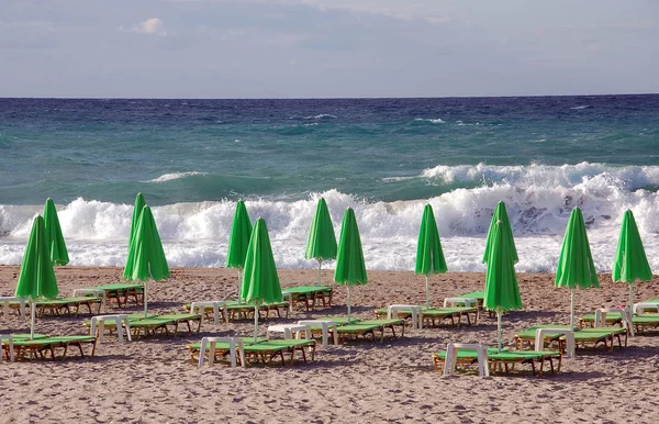 Пляжні Стільці Піщаному Узбережжі Середземного Моря — стокове фото