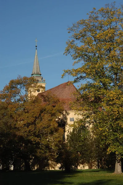 Ivenack Taki Abbey Kilisesi Şato Parkı — Stok fotoğraf