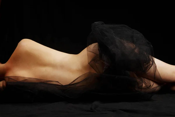黒のランジェリーに身を包んだ美しい裸の女 — ストック写真