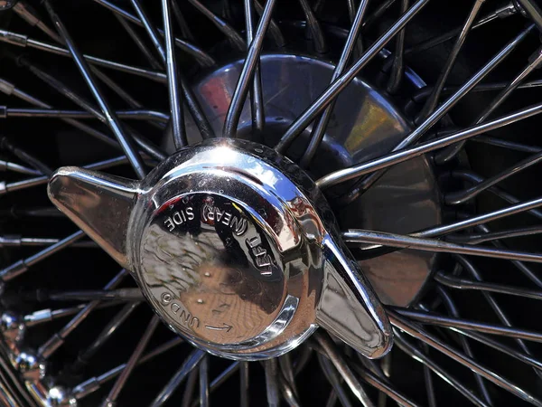 Perto Uma Roda Motocicleta — Fotografia de Stock