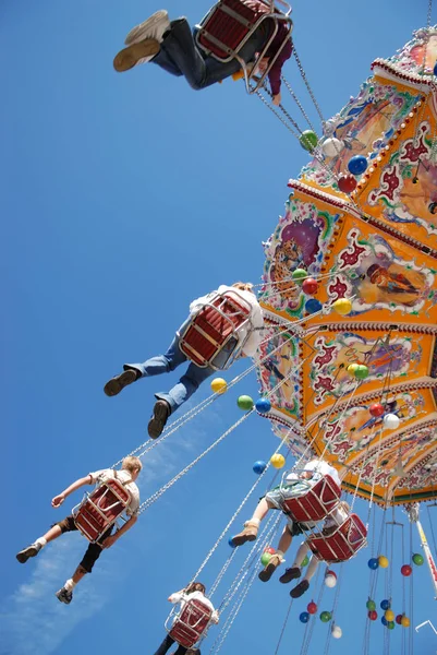 Atração Moderno Parque Diversões — Fotografia de Stock