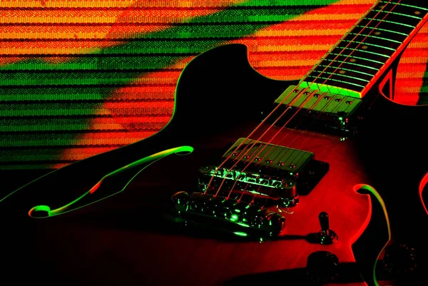 Guitarra Eléctrica Fondo Antigua Pared Madera — Foto de Stock