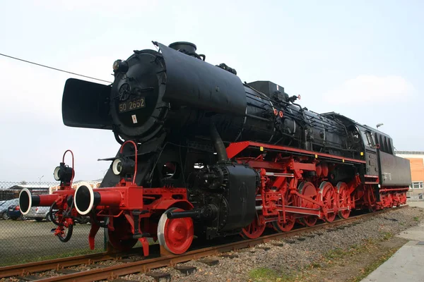 博物館の古い蒸気機関車は — ストック写真