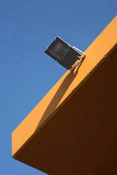 Luz Calle Edificio Naranja —  Fotos de Stock
