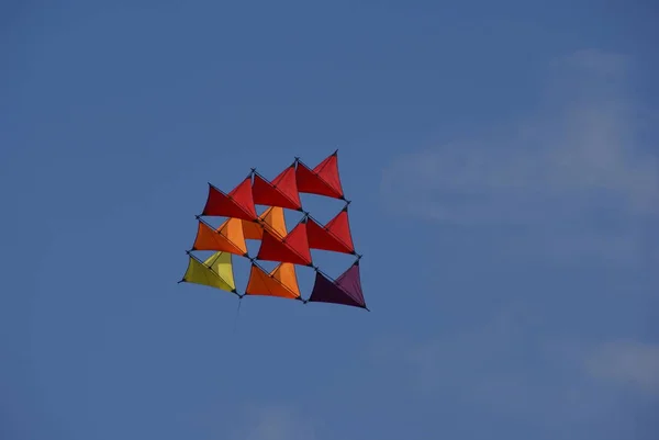 风筝在天空中飞翔 — 图库照片