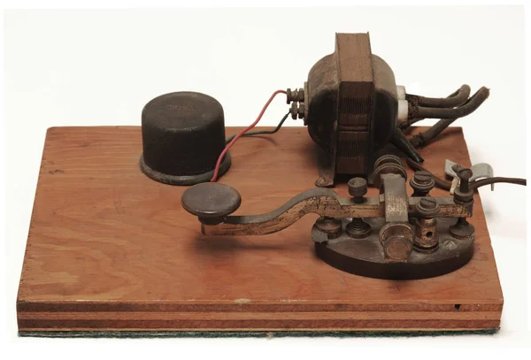 木製のハンドルを持つ古いヴィンテージタイプライター — ストック写真
