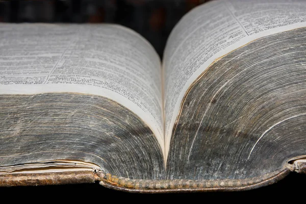 Gammal Bok Med Bibel — Stockfoto