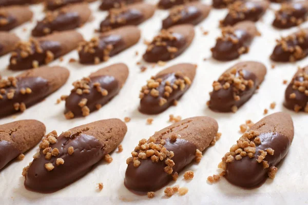 Schokoladenkekse Mit Sahne Und Kaffeebohnen — Stockfoto