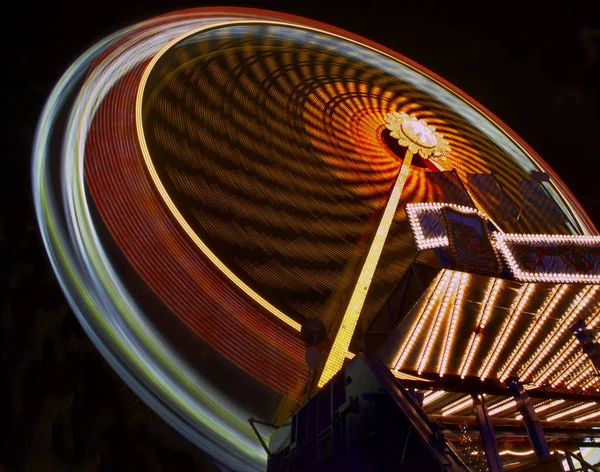 Dönme Dolap Atlıkarınca Lunapark — Stok fotoğraf