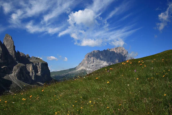 意大利富丽堂皇的白云石景观 — 图库照片
