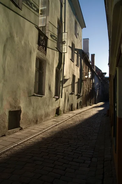Одинокая Аллея Старом Городе Таллинн Эстония — стоковое фото