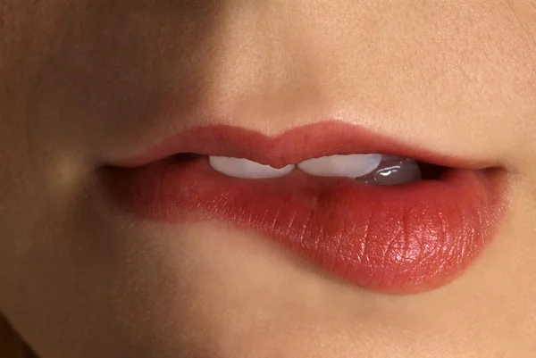 Femme Maquillage Rouge Lèvres — Photo