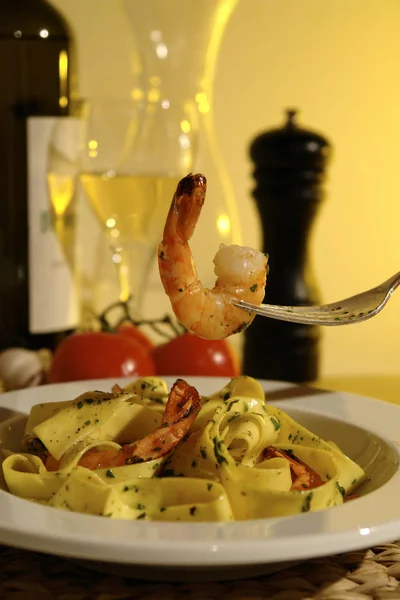 Spaghetti Con Camarones Verduras Plato — Foto de Stock