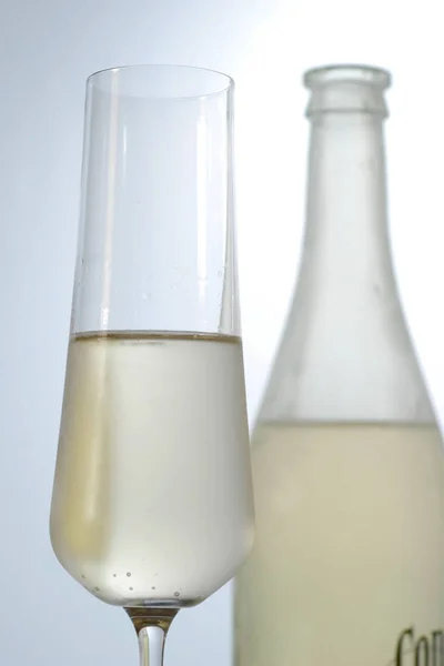Copo Vinho Sobre Fundo Branco — Fotografia de Stock