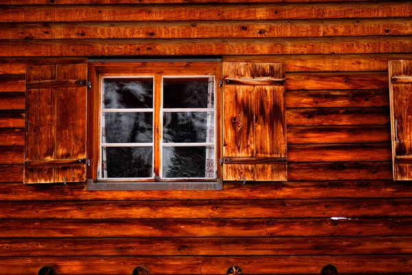 Régi Fából Készült Ablak Ablakokkal — Stock Fotó