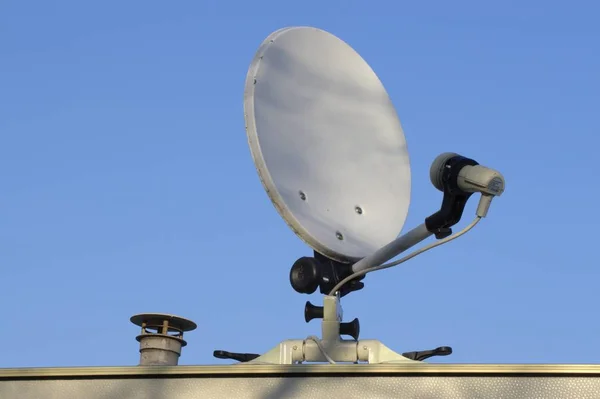 Antena Transmisión Por Satélite Comunicación Remota —  Fotos de Stock