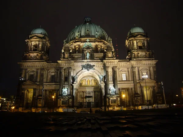 Kväll Före Berlin Katedralen — Stockfoto