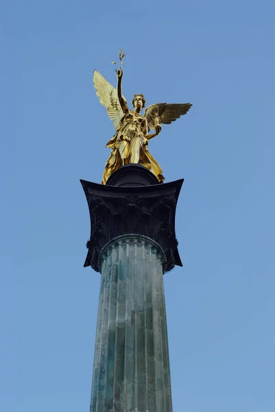 München Die Hauptstadt Bayerns Beherbergt Jahrhunderte Alte Gebäude Und Zahlreiche — Stockfoto