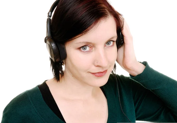 Jonge Vrouw Luisteren Naar Muziek — Stockfoto