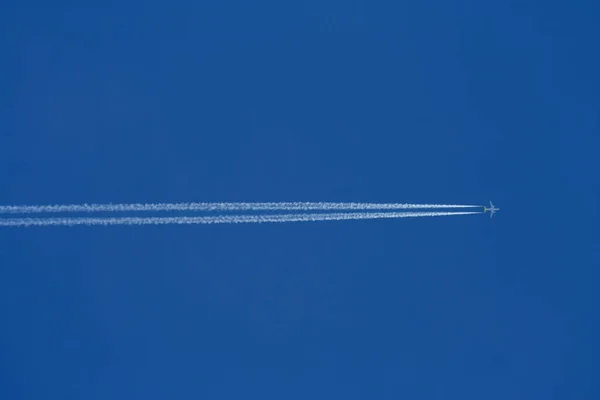 Avião Céu Azul — Fotografia de Stock