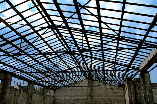 Oud Verlaten Fabrieksgebouw — Stockfoto