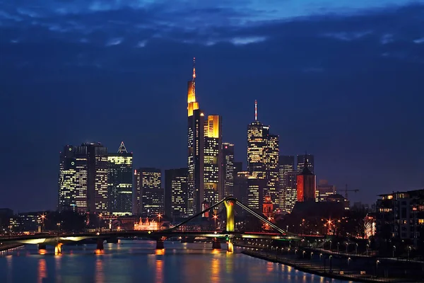 Skyline Zur Blauen Stunde — Stockfoto