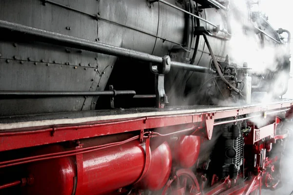 Vieja Locomotora Oxidada Fábrica — Foto de Stock
