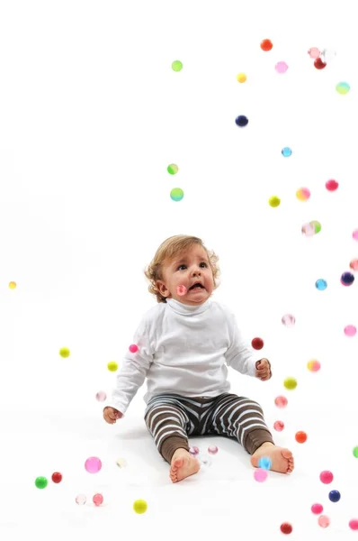 Bebé Con Bolas Colores — Foto de Stock