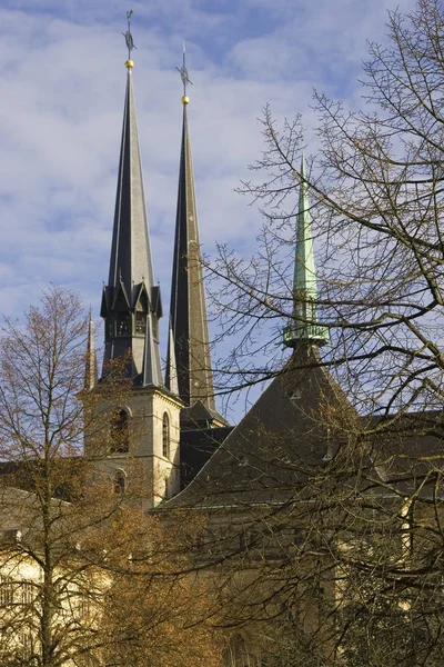 Wieże Katedry Luxembourgu — Zdjęcie stockowe
