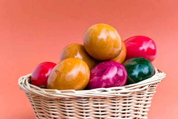 Œufs Pâques Dans Panier Rouge — Photo