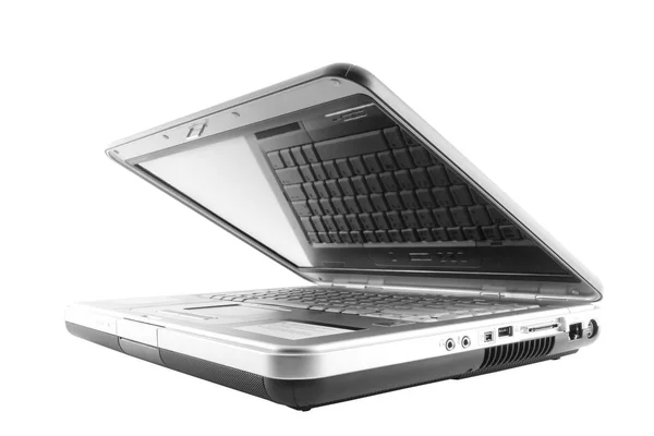 白い背景に隔離されたノートパソコン — ストック写真