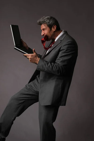 Бизнесмен Галстуком Ноутбука — стоковое фото